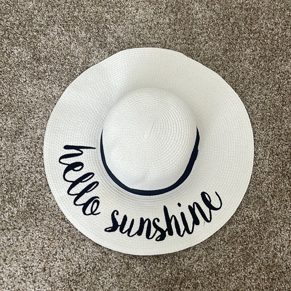 Hello sunshine sun hat, like new condition